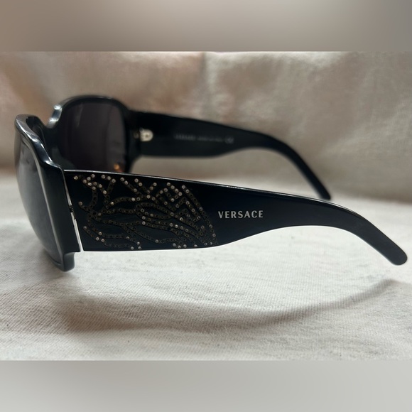 Versace MOD. 4110-B GB1/87 Sunglasses and Case - Picture 3 of 5